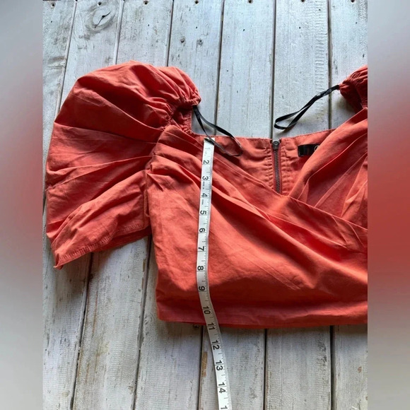 Misguided, cross over, puff sleeve, zipper, crop, top, coral, size 0 - Picture 3 of 9